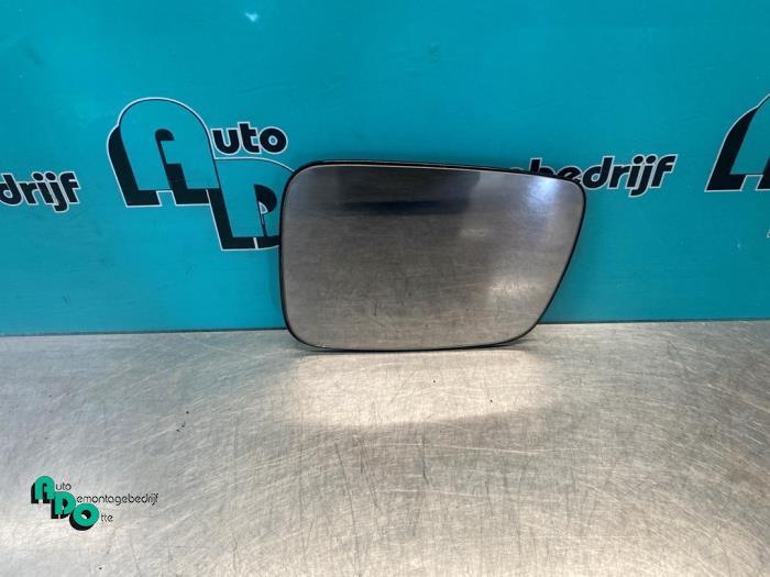 Spiegelglas rechts van een Volkswagen Transporter (Transport, Auto-onderdelen, Gebruikt, -, Volkswagen, -