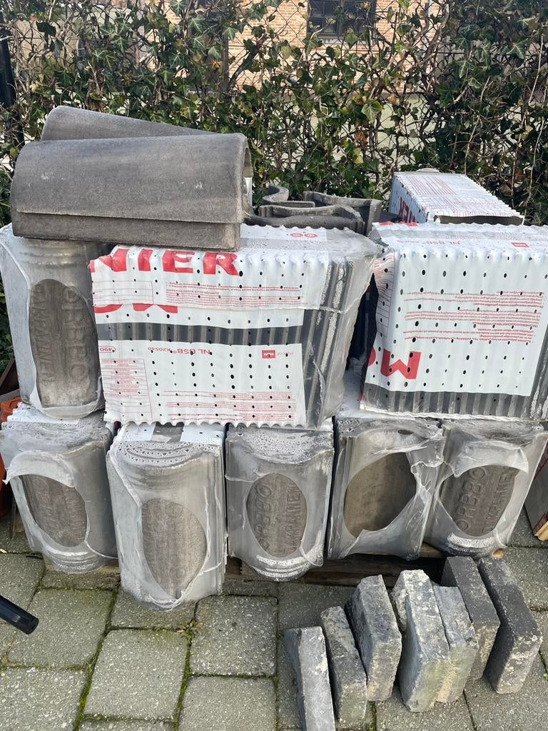 225 Nieuwe grijs/blauwe Dakpannen Monier Brugge blauw/grijs, Doe-het-zelf en Bouw, Ophalen, Overige materialen, Blauw, Nieuw