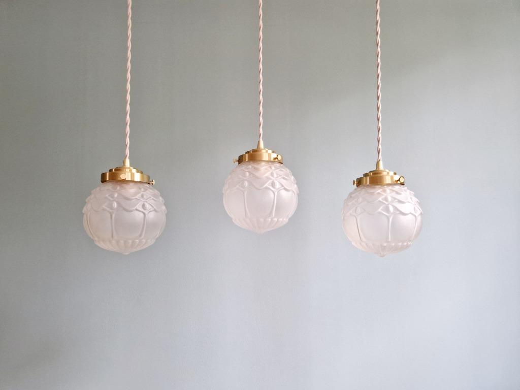 Suspension Art Déco en verre satiné (2 disponibles),1920-30, Enlèvement ou Envoi