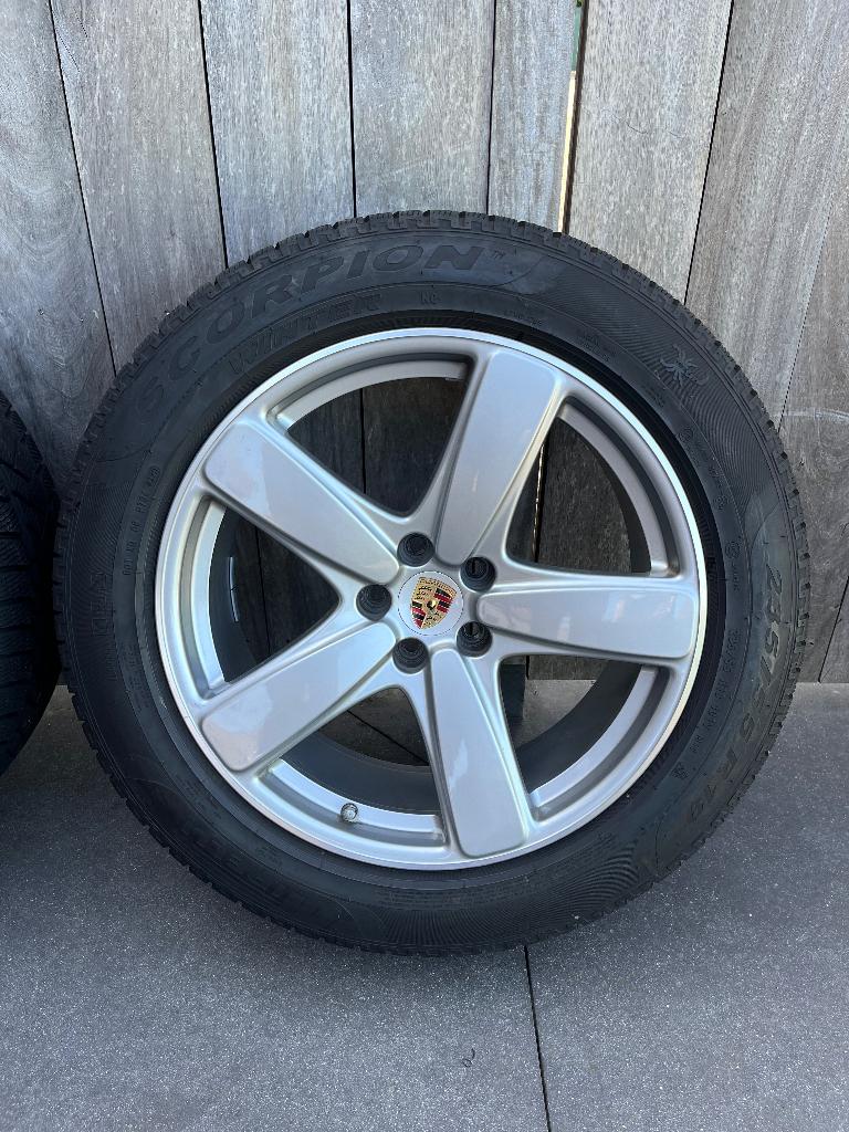JANTES PORSCHE MACAN + PNEUS D'HIVER, Autos : Pièces & Accessoires, Pneus & Jantes, Pneus et Jantes, Pneus hiver, 19 pouces, Utilisé
