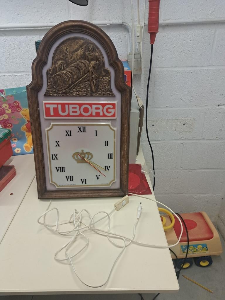 Oude originele reclame lichtbak Tuborg met werkende klok, Verzamelen, Ophalen of Verzenden, Gebruikt, Reclamebord, Plaat of Schild