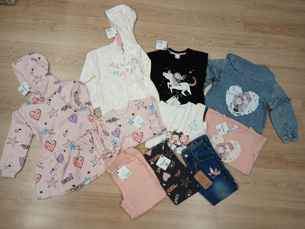 Restes de vêtements neufs pour filles taille 110 - 10 pièces, Enfants & Bébés, Paquets de vêtements pour enfants, Neuf, Taille 110