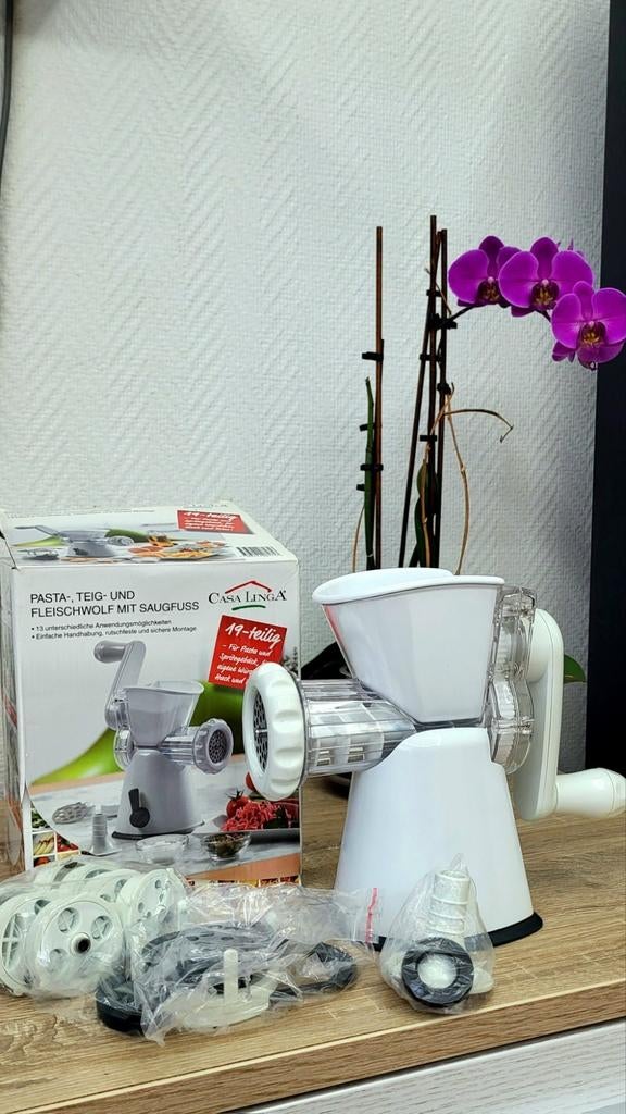 Manuele hakmolen met alle toebehoren, Ophalen, Zo goed als nieuw