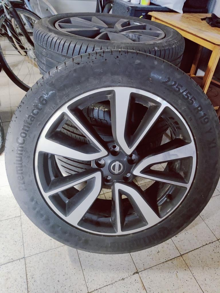 Nissan X-Trail (2017 model) zomerbanden op velg, Auto-onderdelen, Banden en Velgen, Gebruikt, Banden en Velgen, Personenwagen