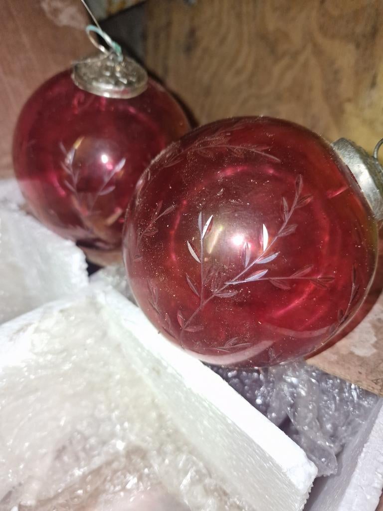 Glas handgeslepen kerstbal, Diversen, Kerst, Ophalen of Verzenden, Zo goed als nieuw