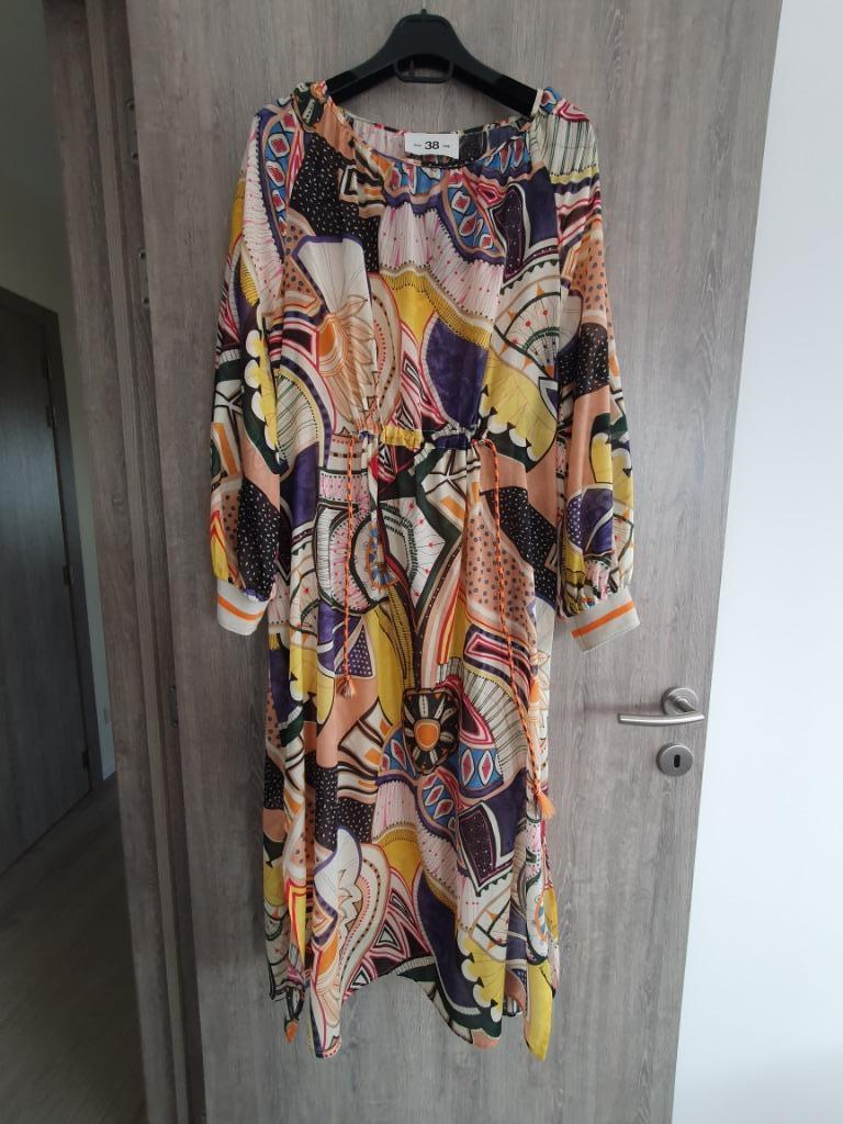 Kleurrijke jurk Julia & June B 38, Kleding | Dames, Jurken, Zo goed als nieuw, Maat 38/40 (M), Overige kleuren, Ophalen of Verzenden