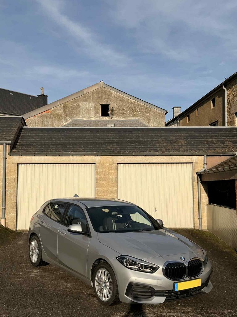 BMW 116D A VENDRE, Autos, BMW, Argent ou Gris, Achat, Entretenue par le concessionnaire, Noir