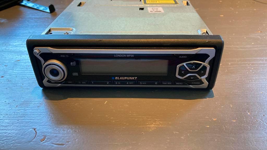 Autoradio CD  London MP35, Comme neuf
