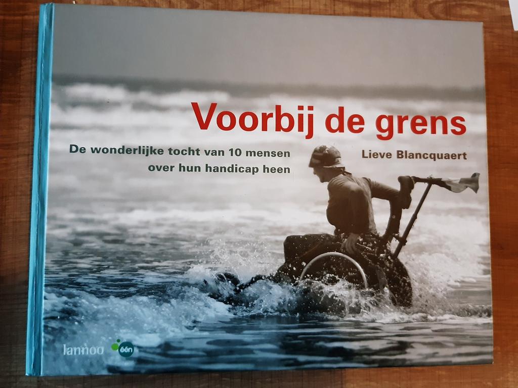 Lieve Blancquaert - Voorbij de grens, Boeken, Kunst en Cultuur | Fotografie en Design, Ophalen of Verzenden, Zo goed als nieuw