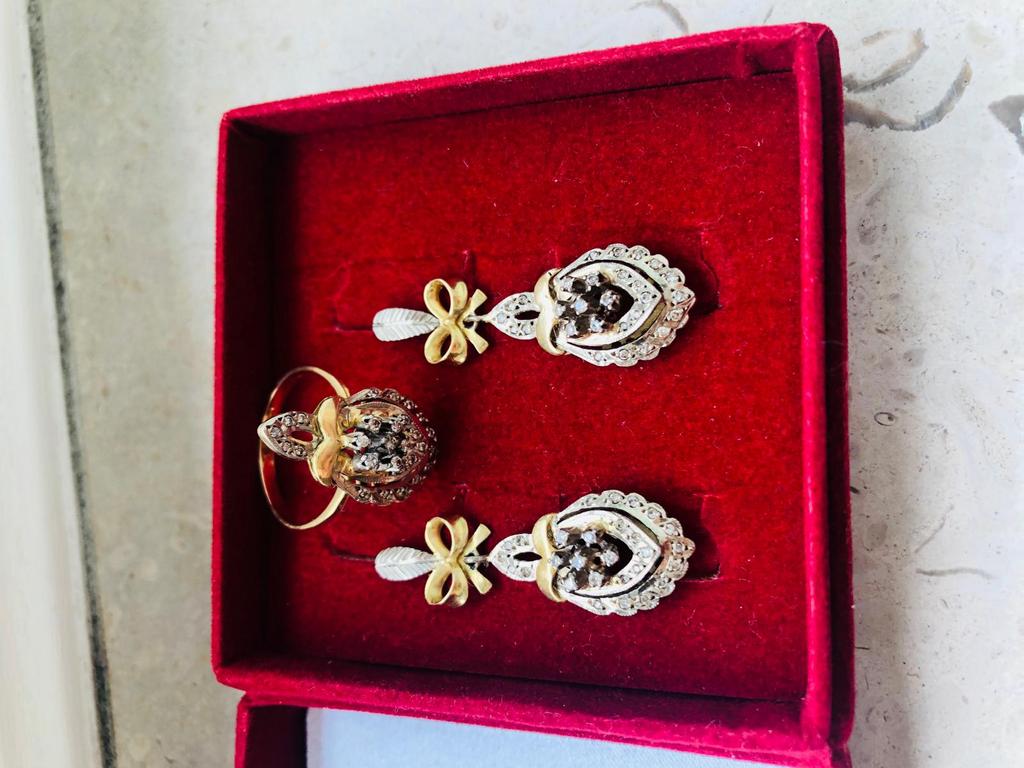 Gold ring + earrings 18k with real diamonds, Handtassen en Accessoires, Oorbellen, Zo goed als nieuw, Goud, Goud, Ophalen