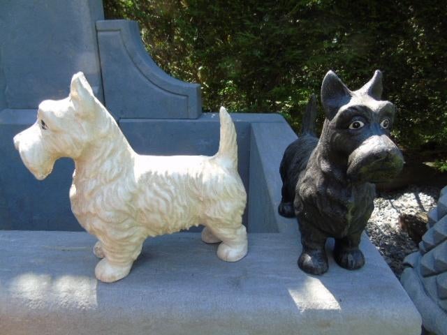 statue chien césar en fonte , blanc ou noir ..., Ophalen of Verzenden, Nieuw, Metaal, Dierenbeeld