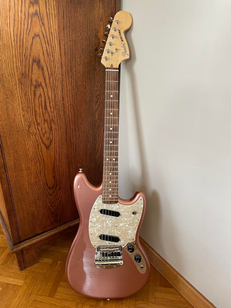 Fender American Performer Mustang (USA) – Penny, Musique & Instruments, Instruments à corde | Guitares | Électriques, Enlèvement