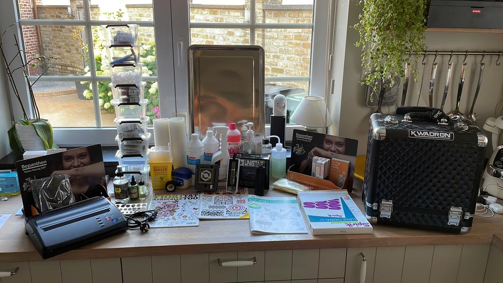 Tattoo artikelen, Ophalen, Zo goed als nieuw