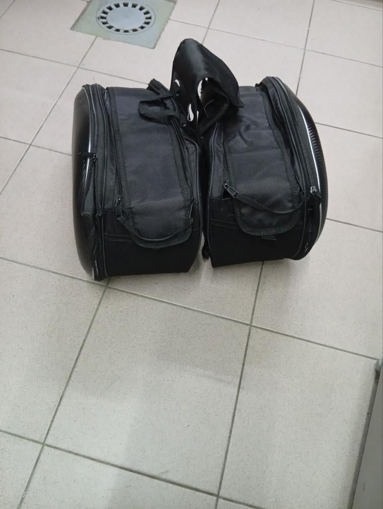 Zadeltassen die je groter en kleiner kan maken nieuwstaat, Ophalen