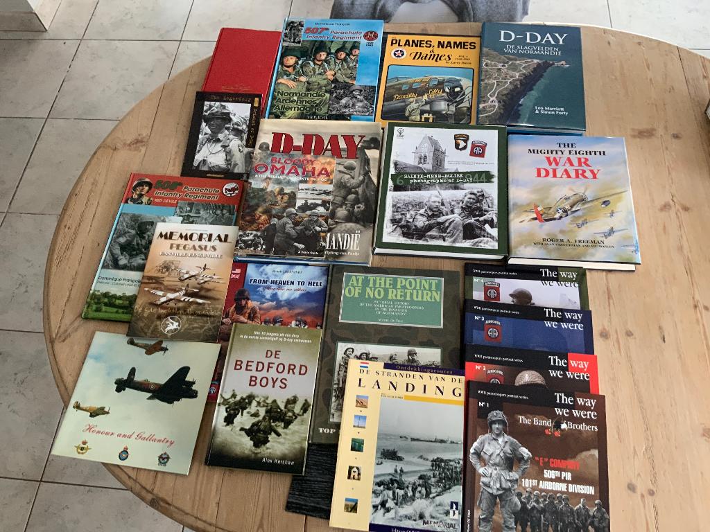 Jour J : 20 livres spécialisés., Enlèvement ou Envoi, Diverse auteurs, Deuxième Guerre mondiale, Général