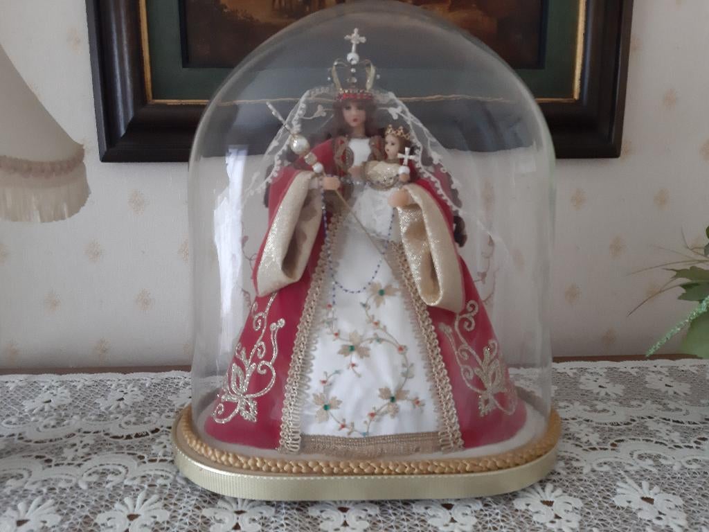 Maria beeld onder stolp, Enlèvement