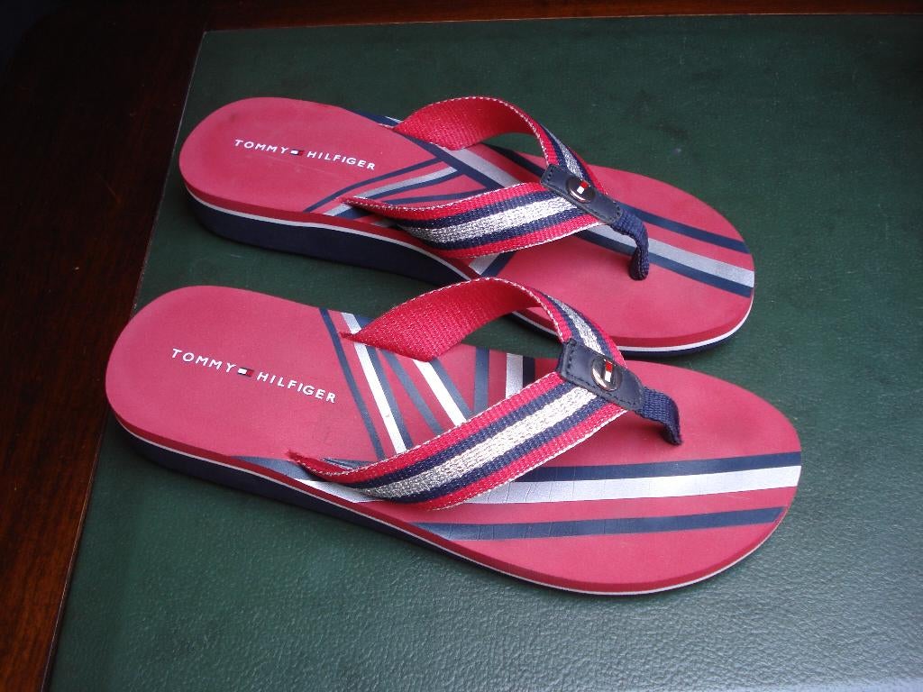 Tommy Hilfiger teenslippers, dames/meisjes. mt 38, Slippers, Tommy hilfiger, Ophalen of Verzenden, Gedragen