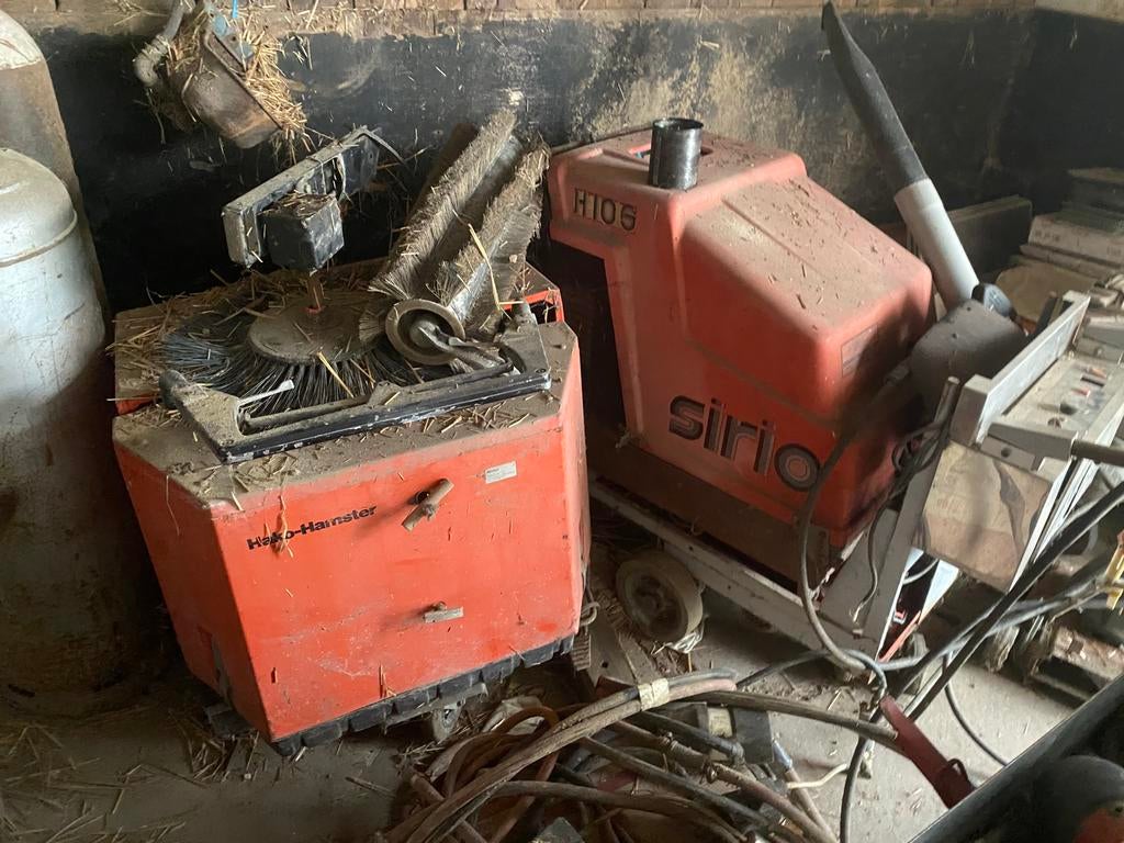 lot d’anciennes machines pour nettoyer les sols, Enlèvement