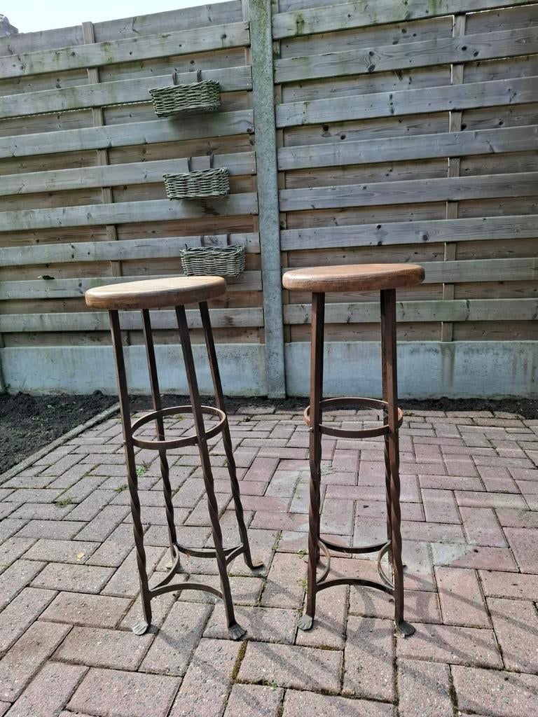 2 Retro barkrukken – massief eik & gietijzer, Ophalen