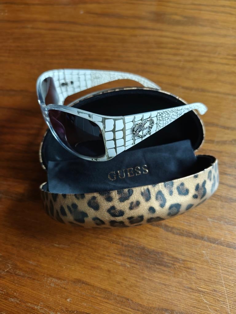 Lunettes de soleil GUESS, Handtassen en Accessoires, Zonnebrillen en Brillen | Dames, Ophalen of Verzenden, Bril