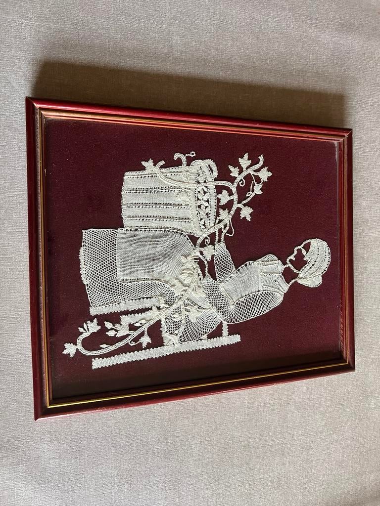 Dentelle dans un cadre, Enlèvement ou Envoi, Comme neuf