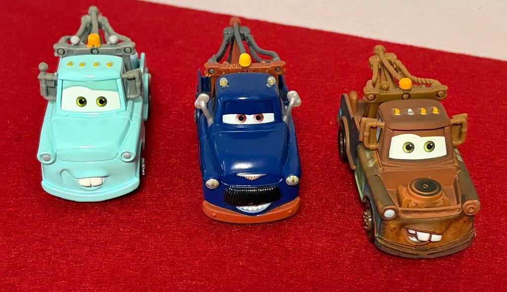 DISNEY CARS Mater DieCast serie 1:55, Hobby en Vrije tijd, Modelauto's | Overige schalen, Verzenden, Zo goed als nieuw, Auto