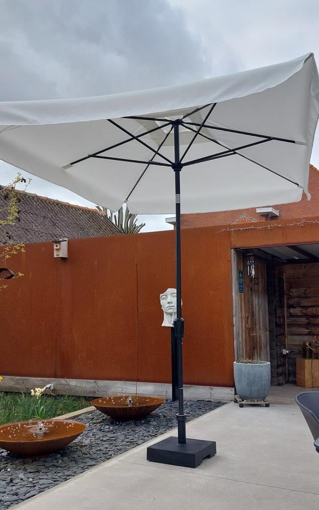 Parasol met voet en hoes., Tuin en Terras, Ophalen