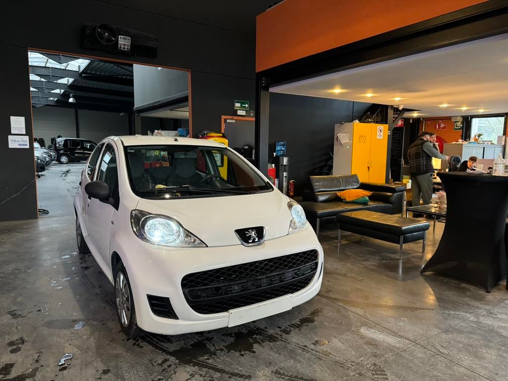 PEUGEOT 107, Autos, Peugeot, Euro 5, Achat, Entreprise, Ordinateur de bord