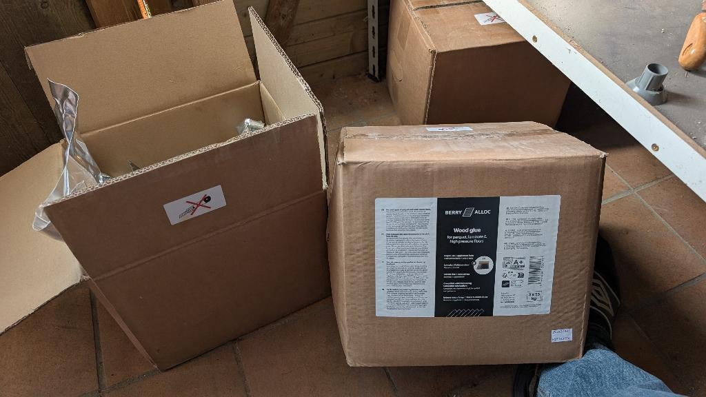 Parketlijm, 20 litres ou plus, Enlèvement, Neuf, Brun