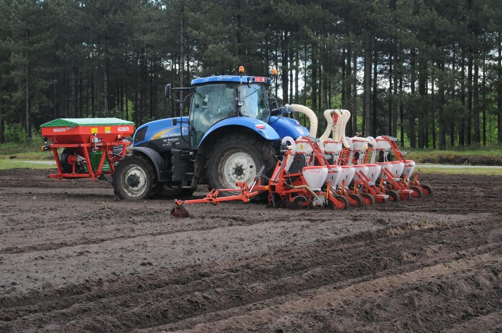 Gaspardo 8 R maiszaaier met frontzaaibak meststoffen, Ophalen, Akkerbouw, Zaaien, Planten of Poten