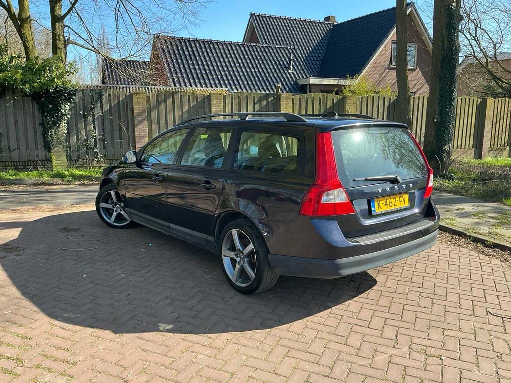 Volvo V70 2.5T Momentum Voiture de tourisme 2010, Autos, Volvo, Achat, Entreprise, V70, Break