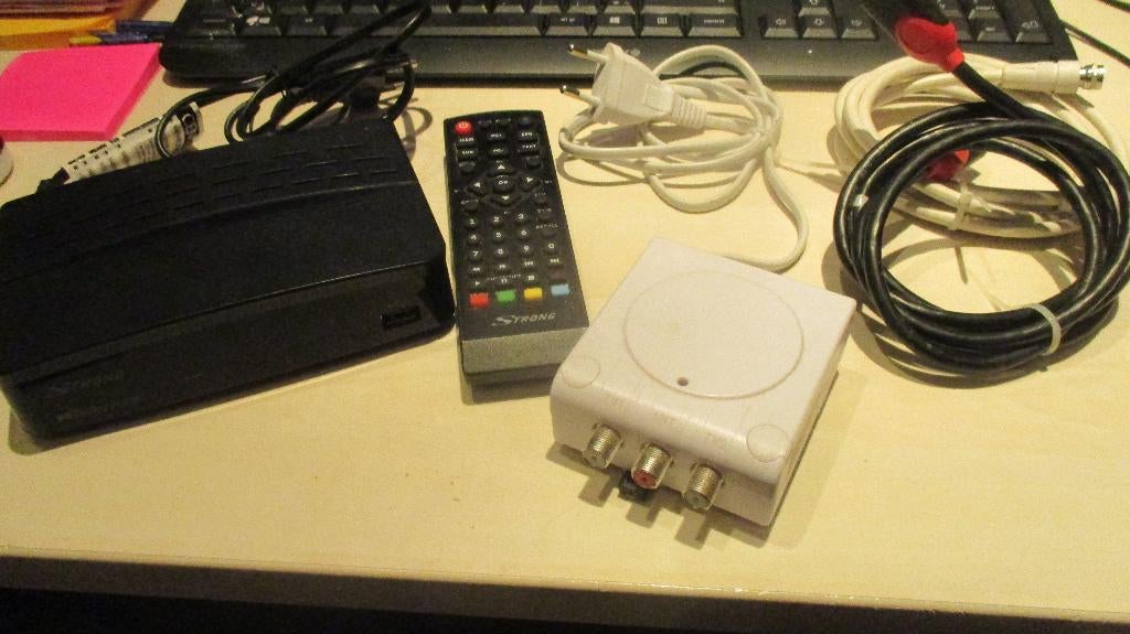 Versterker + voedingsset voor terrestrische antenne, Audio, Tv en Foto, Versterkers en Ontvangers, Ophalen of Verzenden, Gebruikt