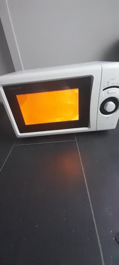 SHARP microgolfoven, Elektronische apparatuur, Microgolfovens, Ophalen, Microgolfoven, Zo goed als nieuw, Draaiplateau