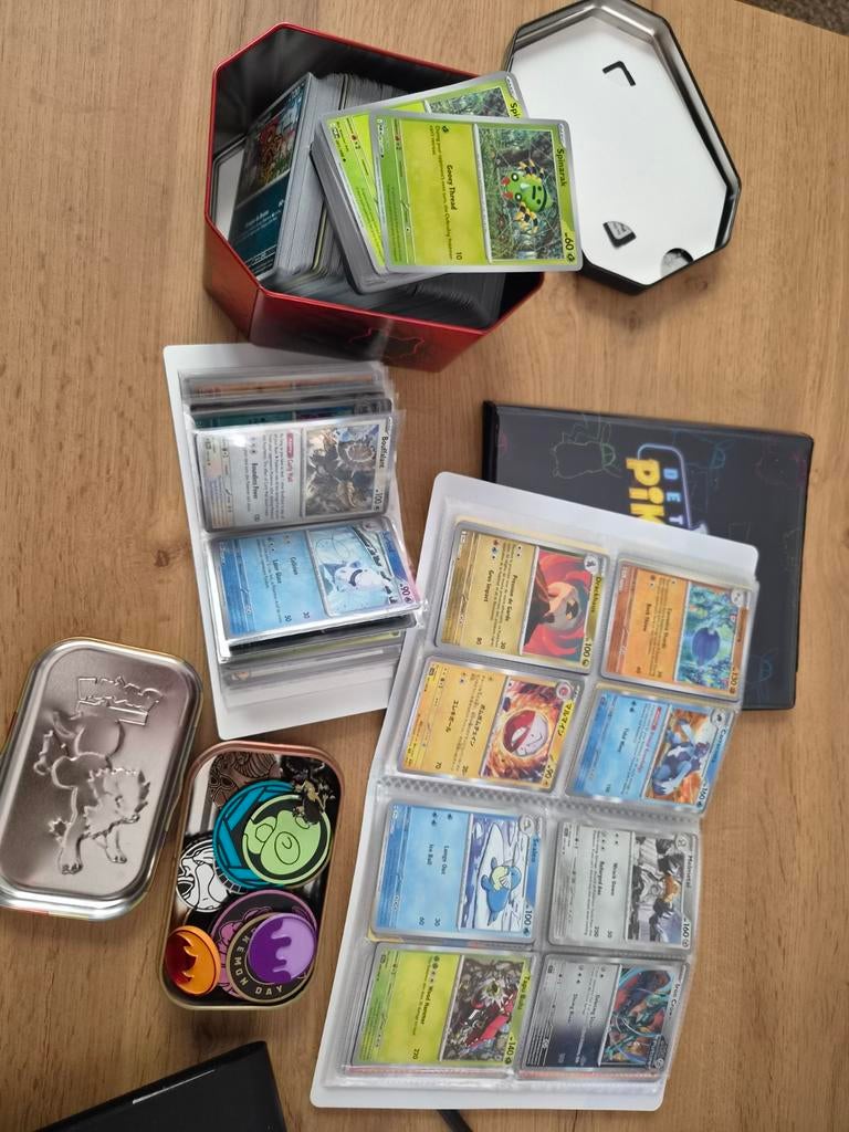 Pokemon cartes Bulk 700+ holo reverse jetons etc, Enlèvement ou Envoi