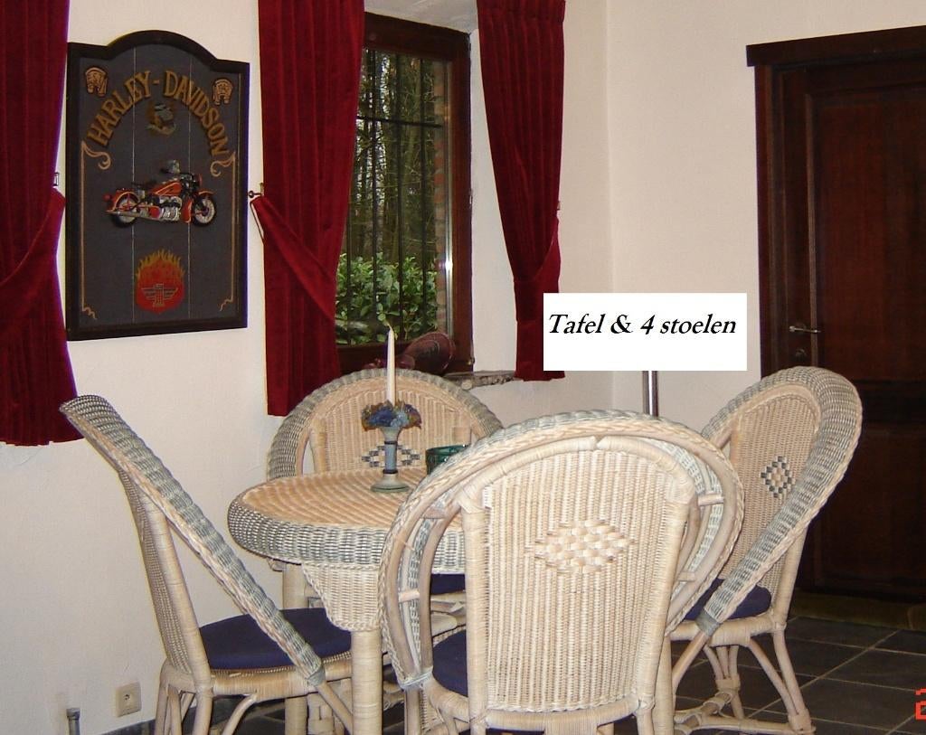 Osier, table ronde + 4 chaises, état neuf, Jardin & Terrasse, Ensembles de jardin, Comme neuf, Sets de jardin, Table à dinner