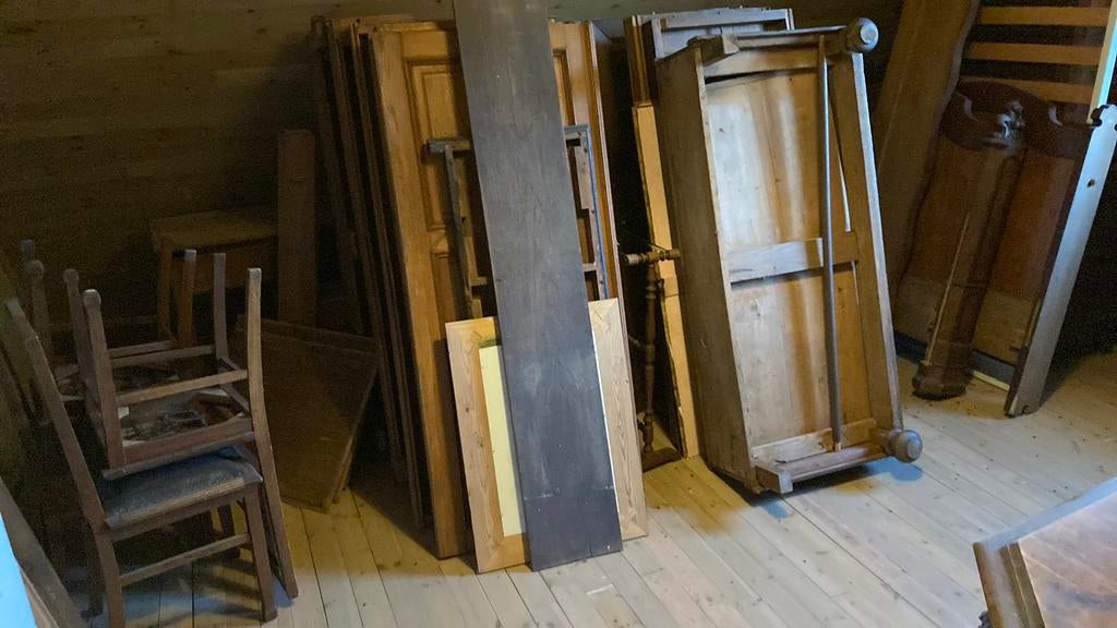 Gratis kasten stoelen en bedden., Antiek en Kunst, Ophalen