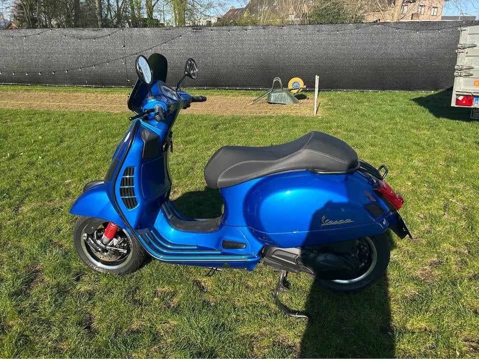 Vespa 125 GTS !speciale versie