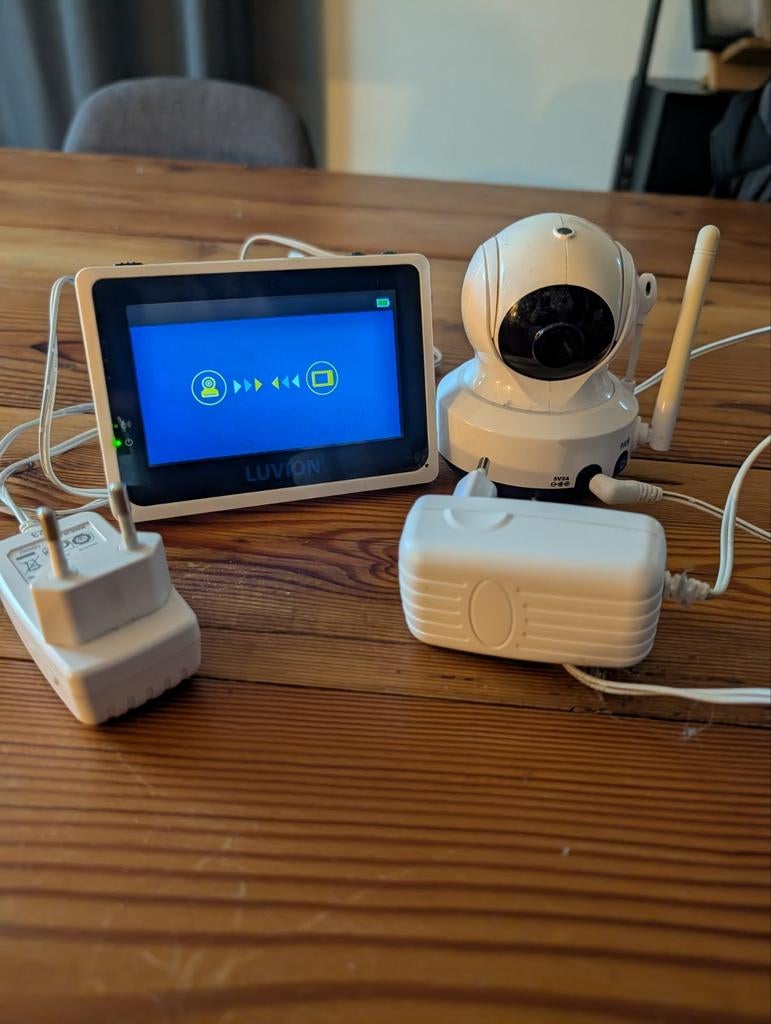 Luvion Babyfoon (camera en ouderunit), Ophalen of Verzenden, Gebruikt, Minder dan 100 meter, Camera