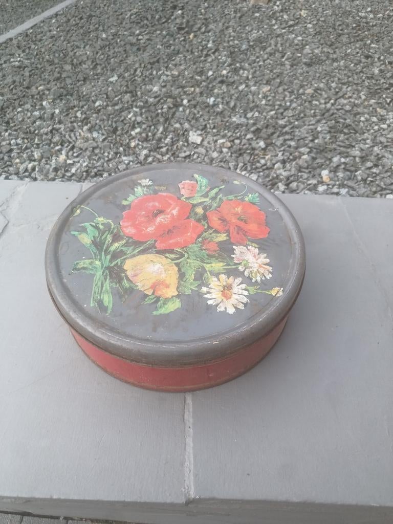 Belle boîte à biscuits vintage de l'époque des grands-parent, Antiquités & Art, Enlèvement