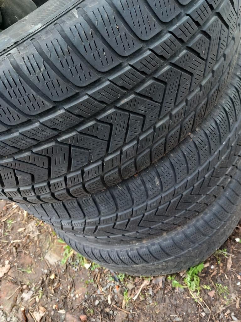 2x Pirelli scorpion winterband 275/ 45 r20, Ophalen