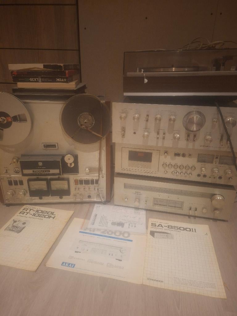 Oude muziek installatie + 4 speakers, Audio, Tv en Foto, Stereoketens, Ophalen, Gebruikt, Tuner of Radio, Akai