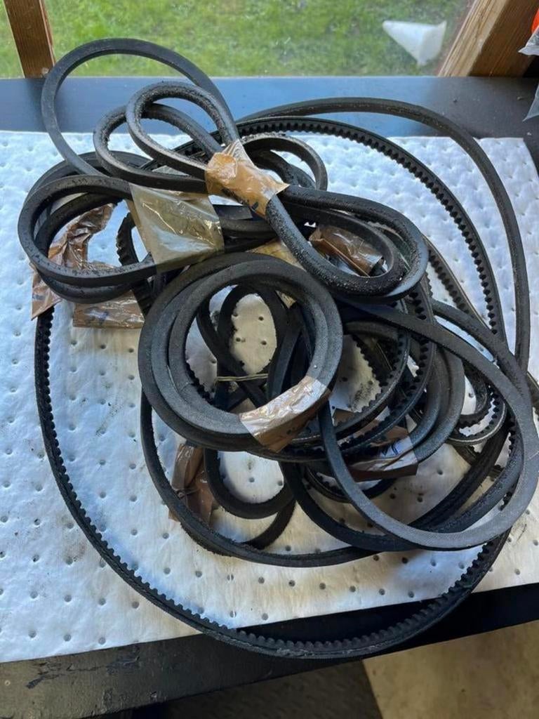 11 riemen Piaggio Vespa Bravo & Si, Ophalen of Verzenden, Zo goed als nieuw, Piaggio