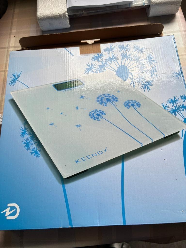 nieuwe personenweegschaal Keenox, Elektronische apparatuur, Weegschalen, Nieuw, 100 kg of meer, Ophalen of Verzenden, Digitaal