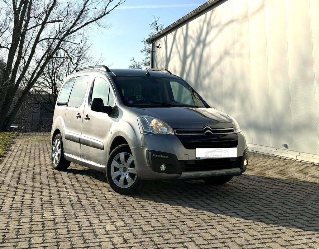 CITROEN BERLINGO 1.2i  2017, Autos, Achat, Entreprise, Berlingo, Essence