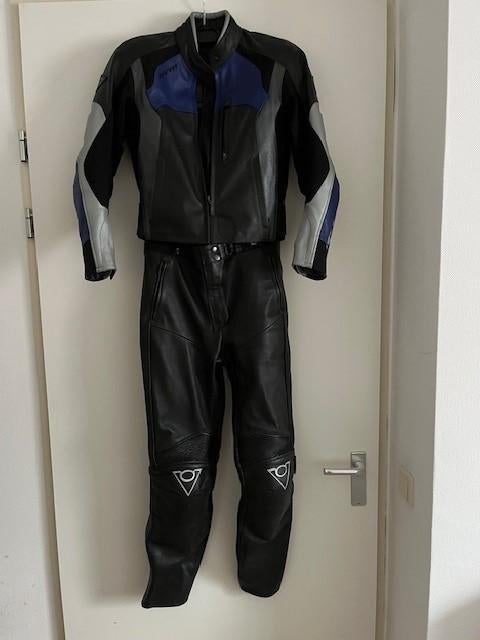 Te Koop: Erg mooi leren Revit (dames) motorpak met laarzen, Motoren, Kleding | Motorkleding, Kinderen, Ophalen of Verzenden, Overall