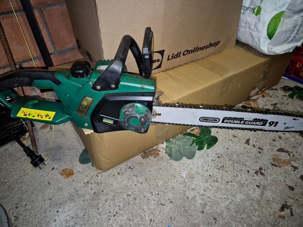 Elektrische kettingzaag, Ophalen