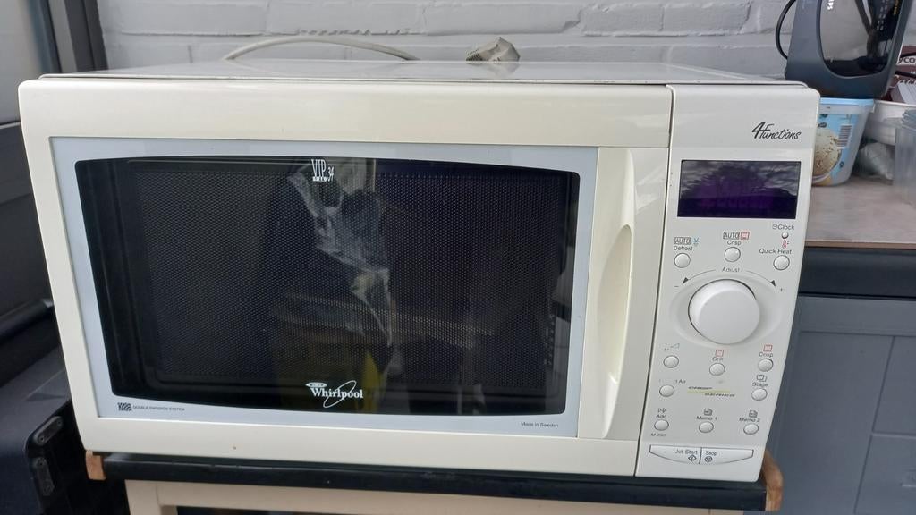 Micro ondes  whirlpool 4 fonctions, Electroménager, Enlèvement, Croustillant