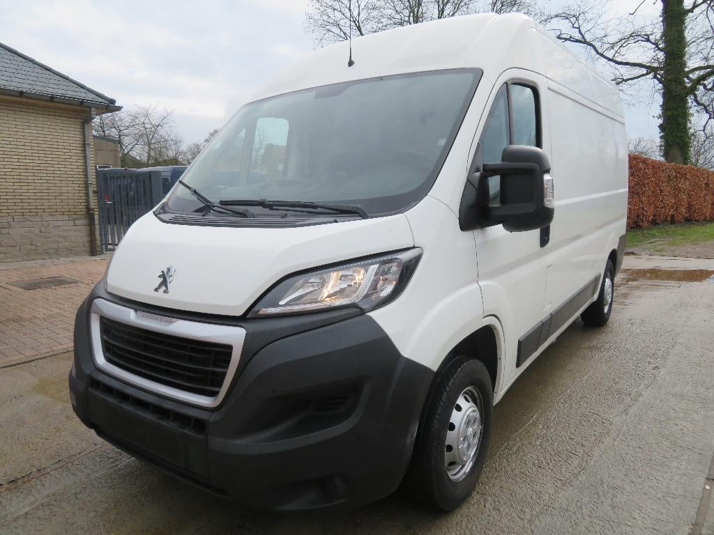Peugeot Boxer 2.0 BlueHDI L2H2 - Premium - 2019 - €6b, Voorwielaandrijving, 4 deurs, Stof, 4 cilinders
