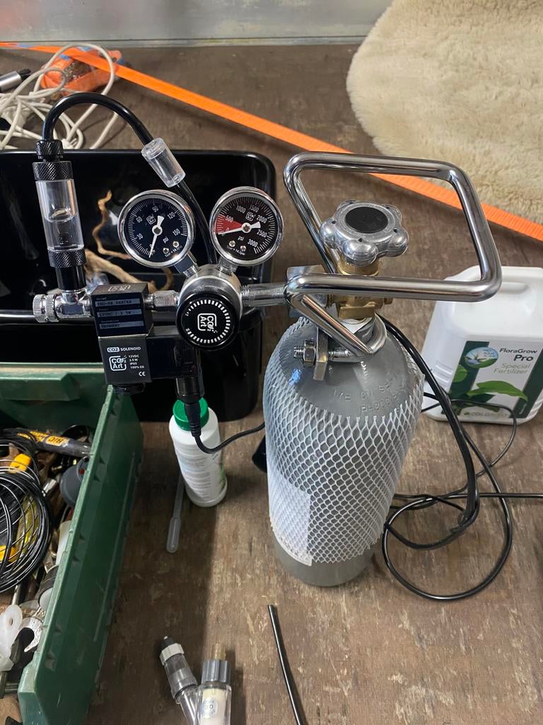 Set de CO2 nouvelle bouteille de 2 kg + produit, Animaux & Accessoires, Poissons | Aquariums & Accessoires, Comme neuf, Enlèvement