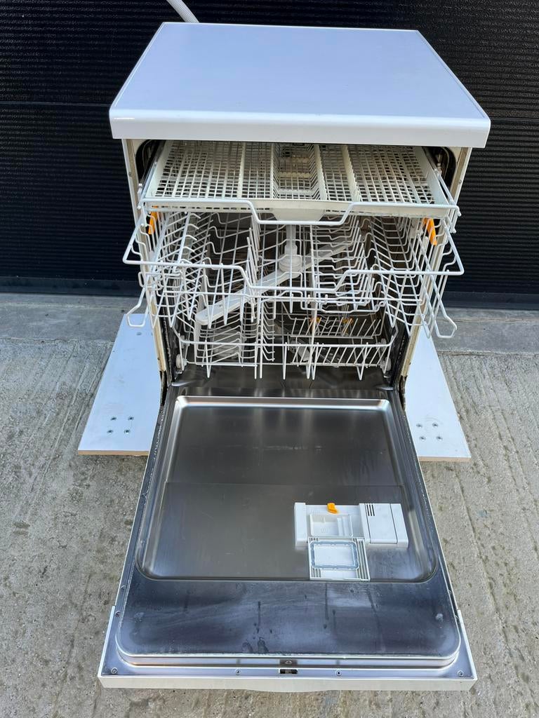 Miele vaatwasser, Elektronische apparatuur, Vaatwasmachines, Ophalen, Gebruikt, Nic.debruyne@gmail.com, Miele